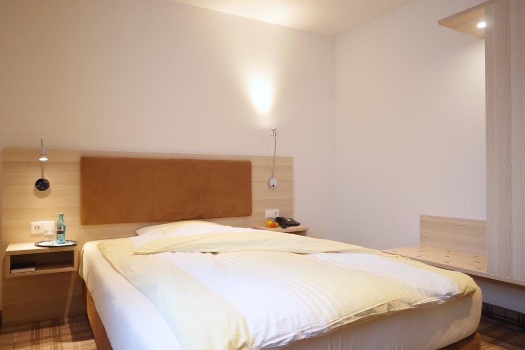 Gasthof Vossbur Toppenstedt Luaran gambar